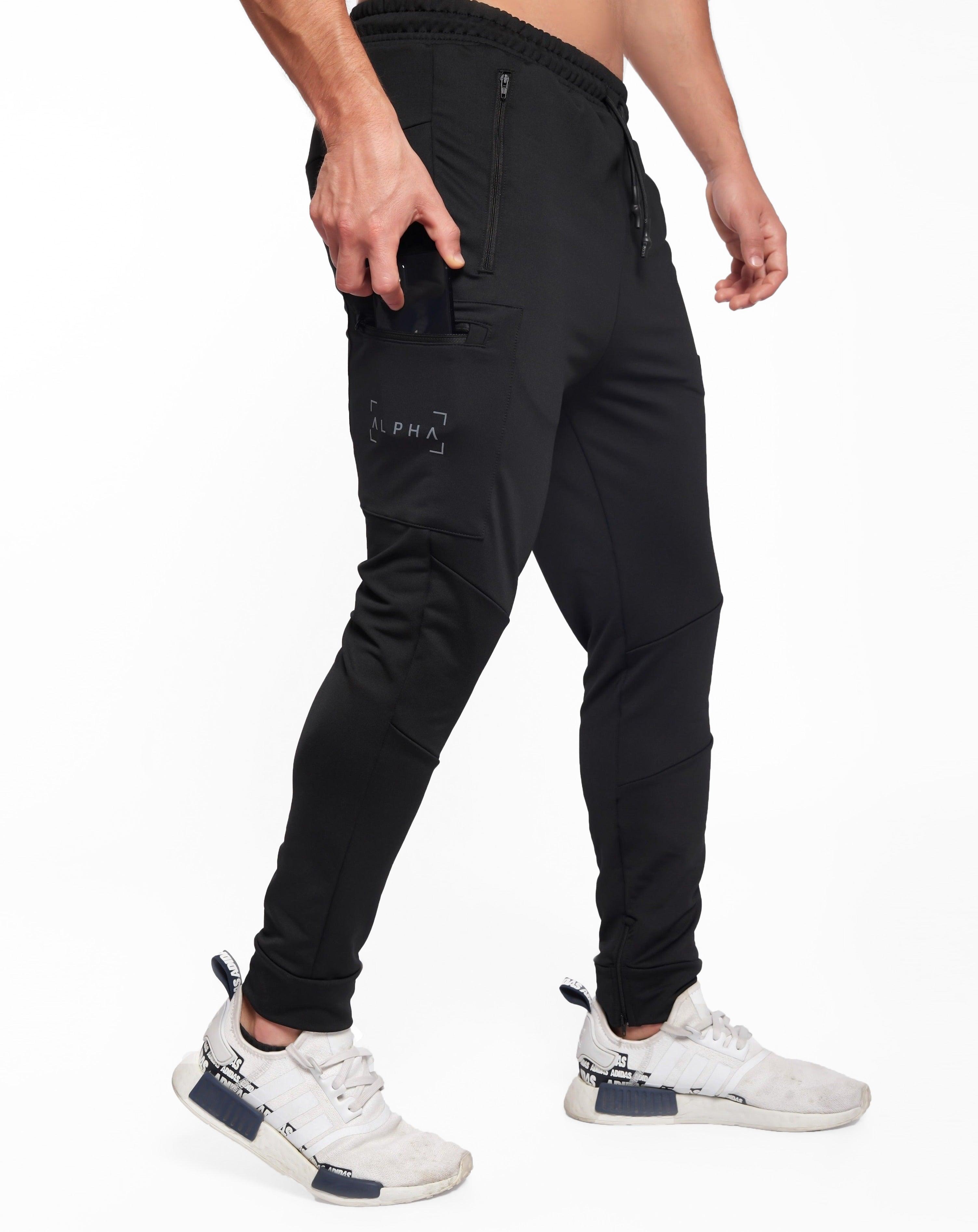 http://www.alphafit.pe/cdn/shop/files/jogger-hombre-ropa-deportiva-hombre-alphafit-peru-1-33009528832213.jpg?v=1695112909